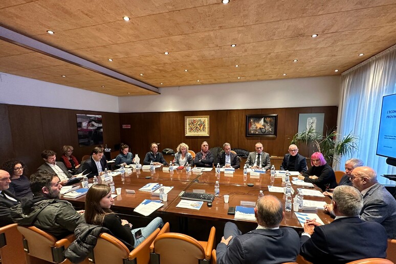 - RIPRODUZIONE RISERVATA