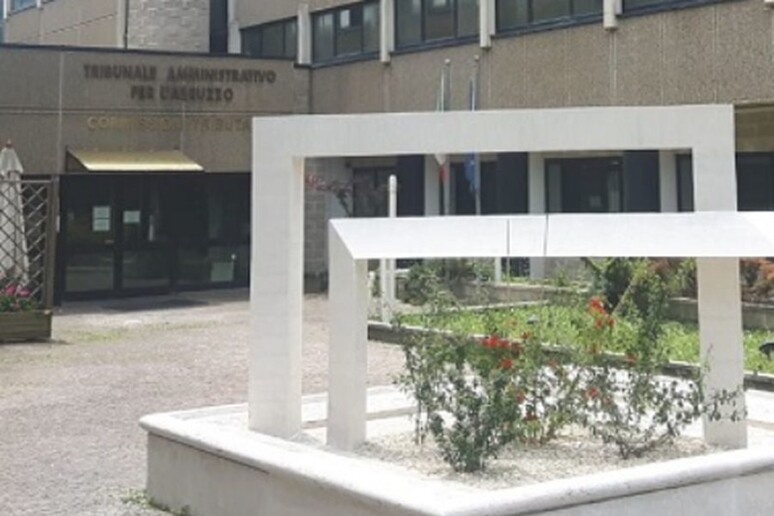 - RIPRODUZIONE RISERVATA