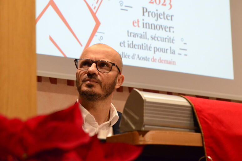 -     RIPRODUZIONE RISERVATA