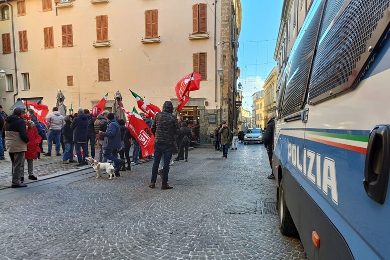 - RIPRODUZIONE RISERVATA