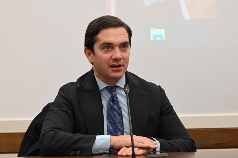 - RIPRODUZIONE RISERVATA