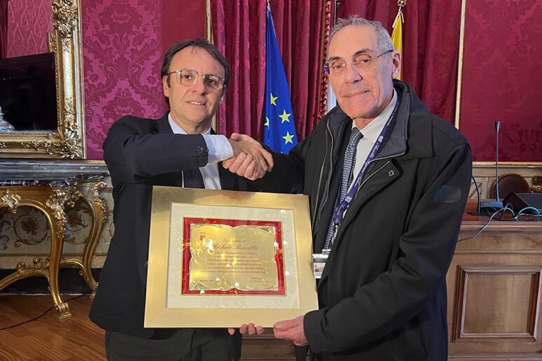 -     RIPRODUZIONE RISERVATA
