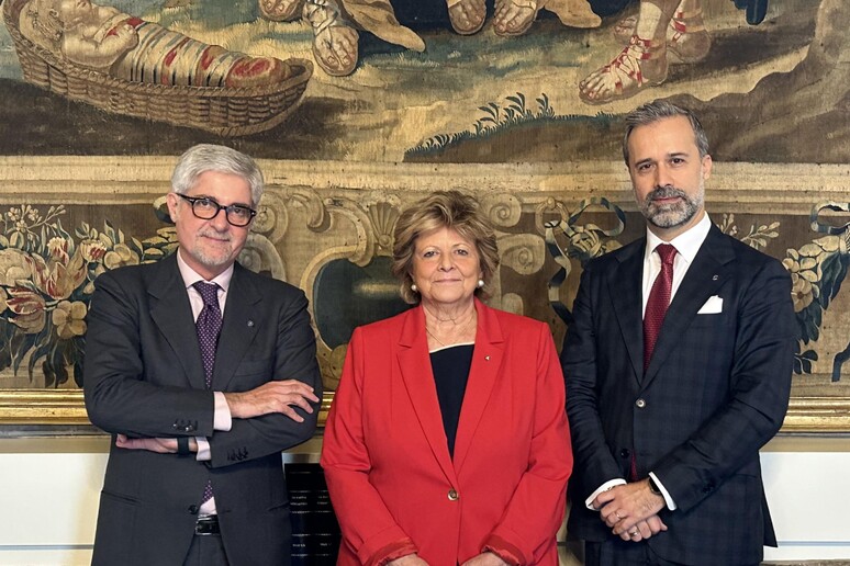 -     RIPRODUZIONE RISERVATA