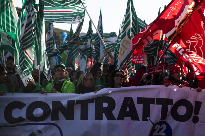 - RIPRODUZIONE RISERVATA