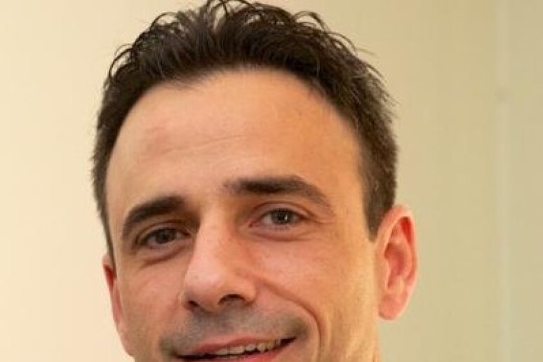 - RIPRODUZIONE RISERVATA