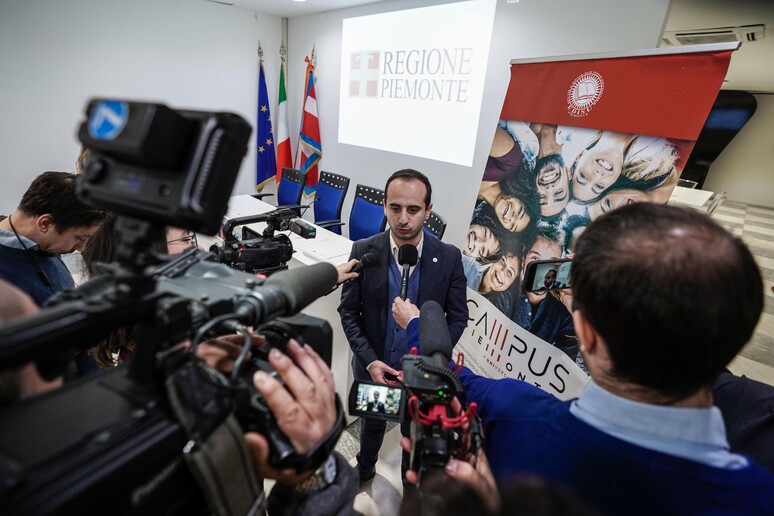 - RIPRODUZIONE RISERVATA
