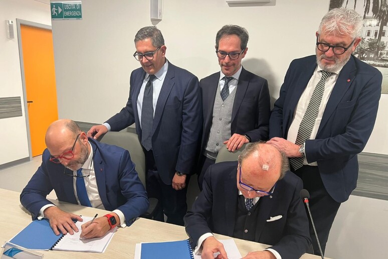 - RIPRODUZIONE RISERVATA