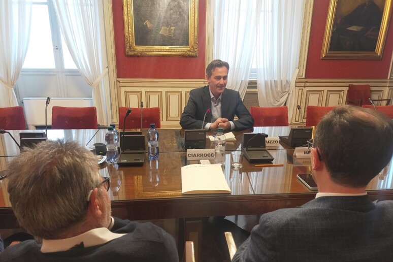 - RIPRODUZIONE RISERVATA