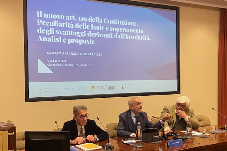 - RIPRODUZIONE RISERVATA