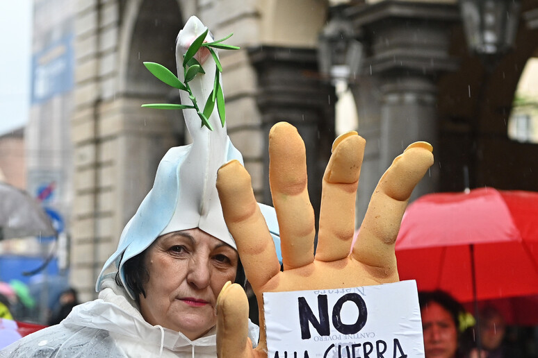 - RIPRODUZIONE RISERVATA