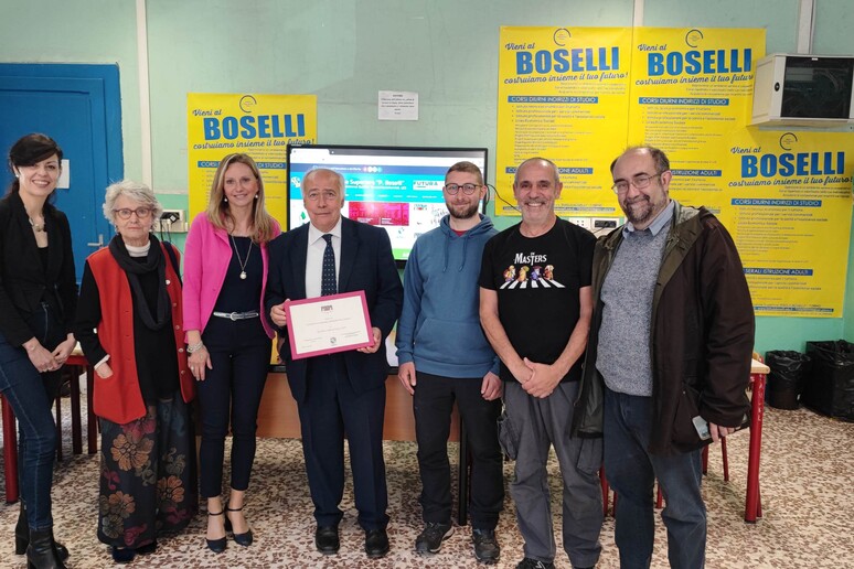 - RIPRODUZIONE RISERVATA