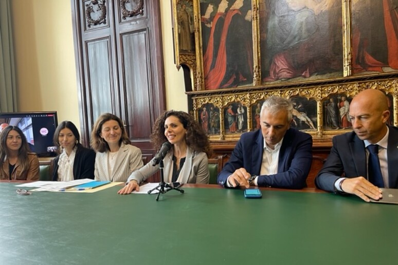 - RIPRODUZIONE RISERVATA