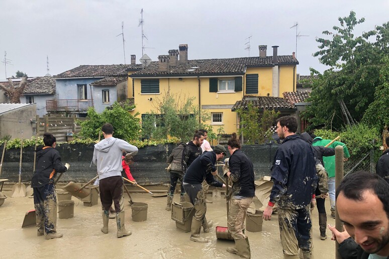 - RIPRODUZIONE RISERVATA