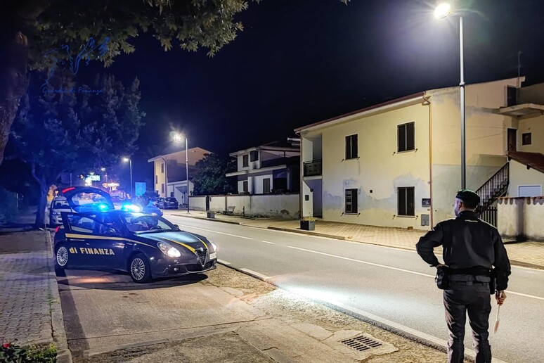 - RIPRODUZIONE RISERVATA