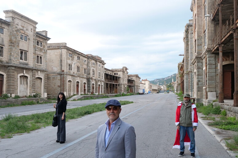 - RIPRODUZIONE RISERVATA