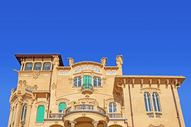 - RIPRODUZIONE RISERVATA