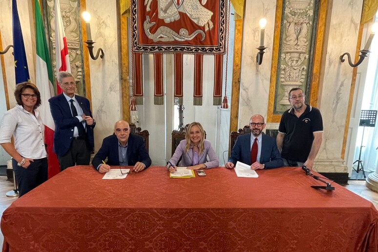 - RIPRODUZIONE RISERVATA
