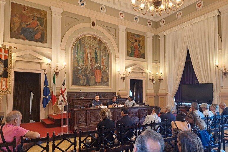 - RIPRODUZIONE RISERVATA