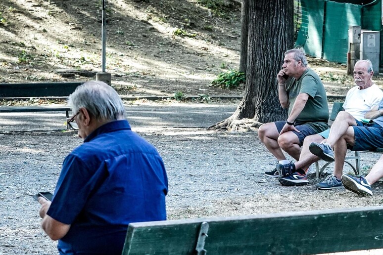 - RIPRODUZIONE RISERVATA