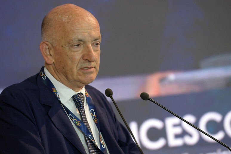 -     RIPRODUZIONE RISERVATA