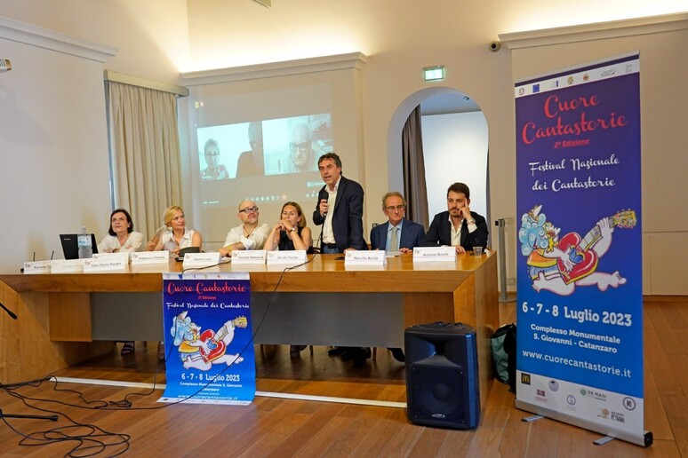 - RIPRODUZIONE RISERVATA