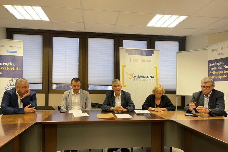 - RIPRODUZIONE RISERVATA