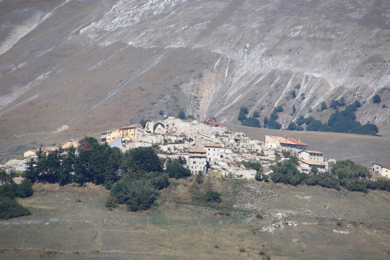 - RIPRODUZIONE RISERVATA