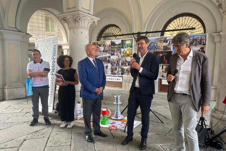 - RIPRODUZIONE RISERVATA