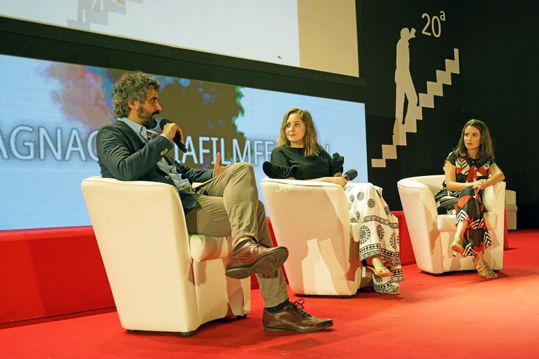 - RIPRODUZIONE RISERVATA
