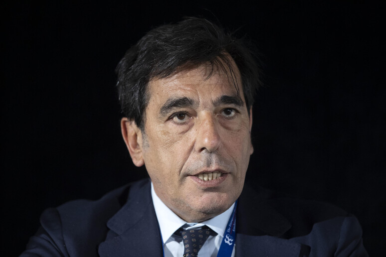 - RIPRODUZIONE RISERVATA