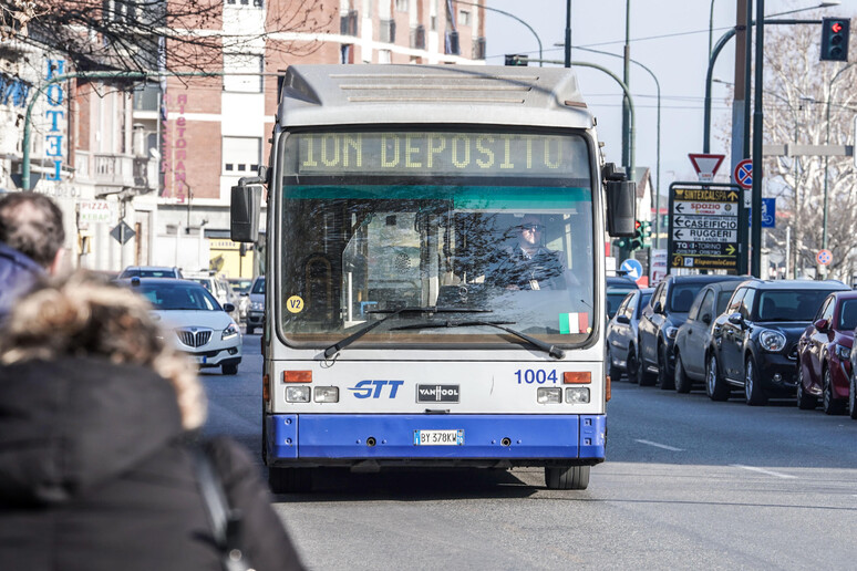 -     RIPRODUZIONE RISERVATA