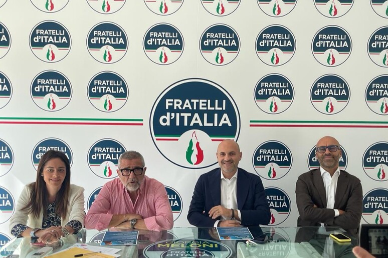 - RIPRODUZIONE RISERVATA