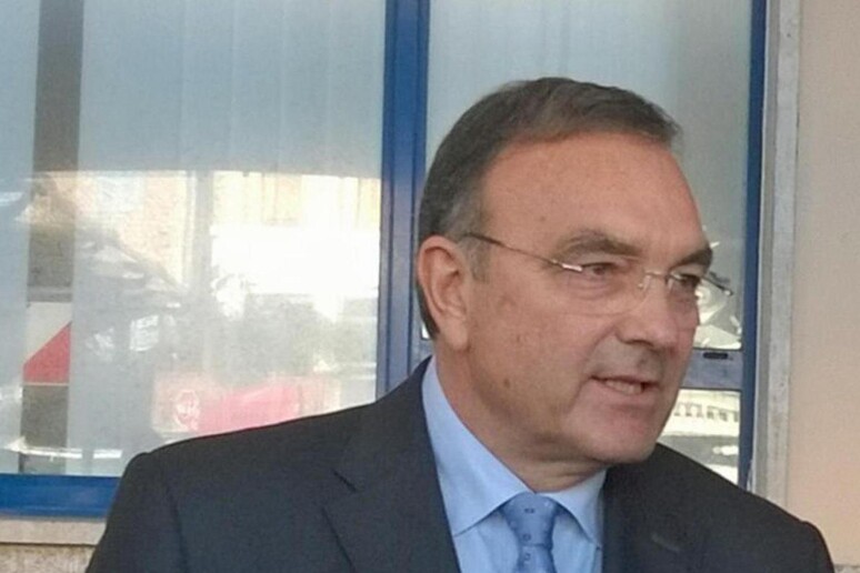 - RIPRODUZIONE RISERVATA