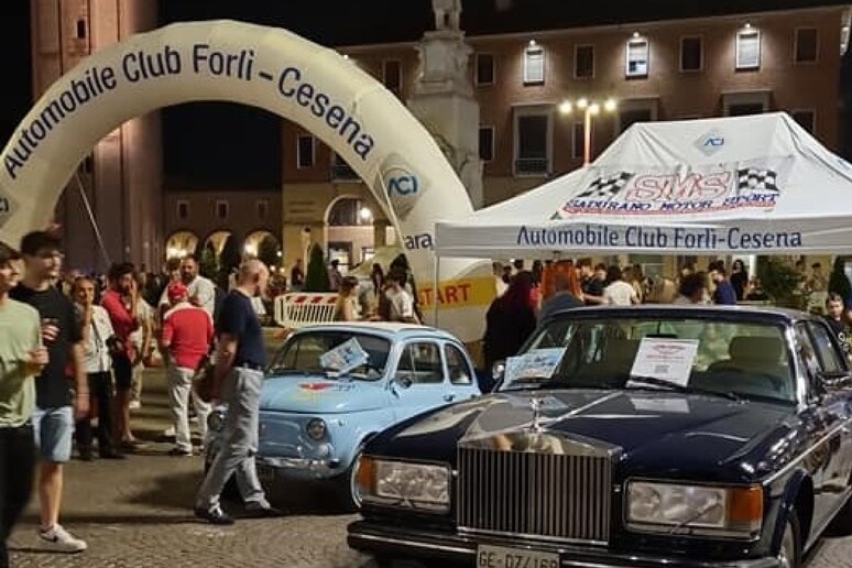 - RIPRODUZIONE RISERVATA