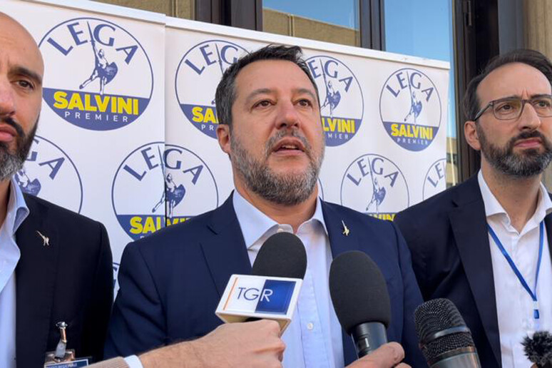 - RIPRODUZIONE RISERVATA