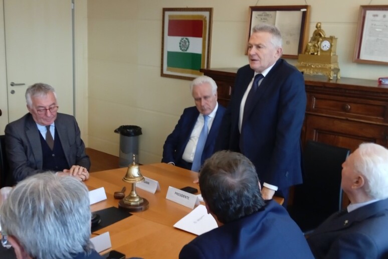 -     RIPRODUZIONE RISERVATA