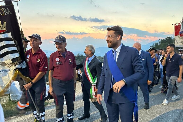 -     RIPRODUZIONE RISERVATA