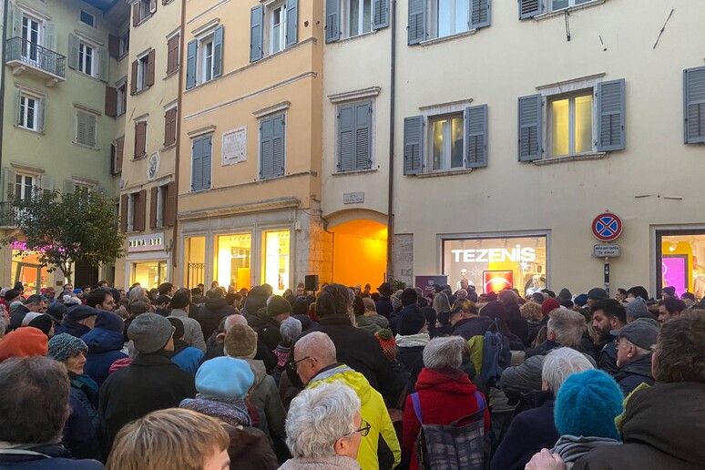 -     RIPRODUZIONE RISERVATA