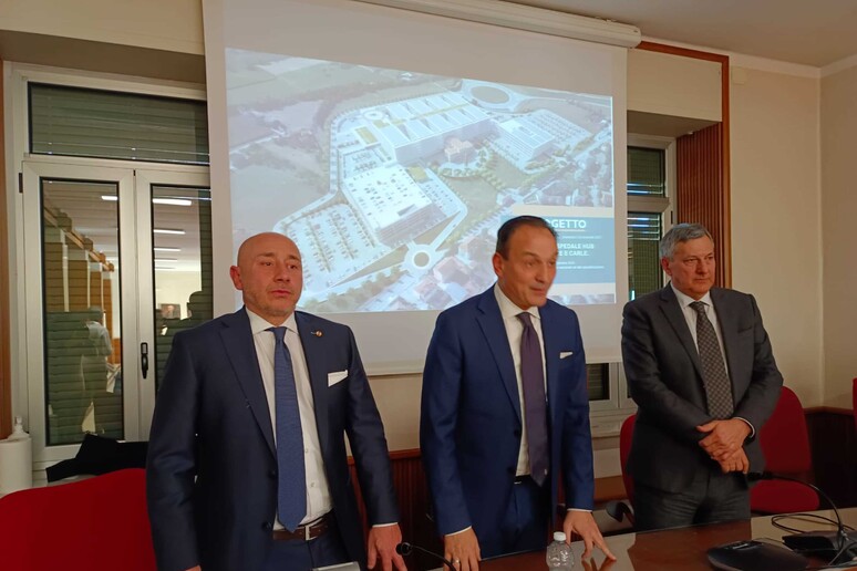 -     RIPRODUZIONE RISERVATA