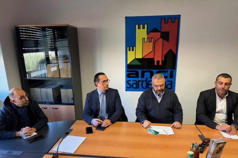 -     RIPRODUZIONE RISERVATA