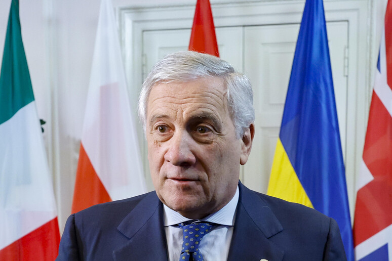 - RIPRODUZIONE RISERVATA