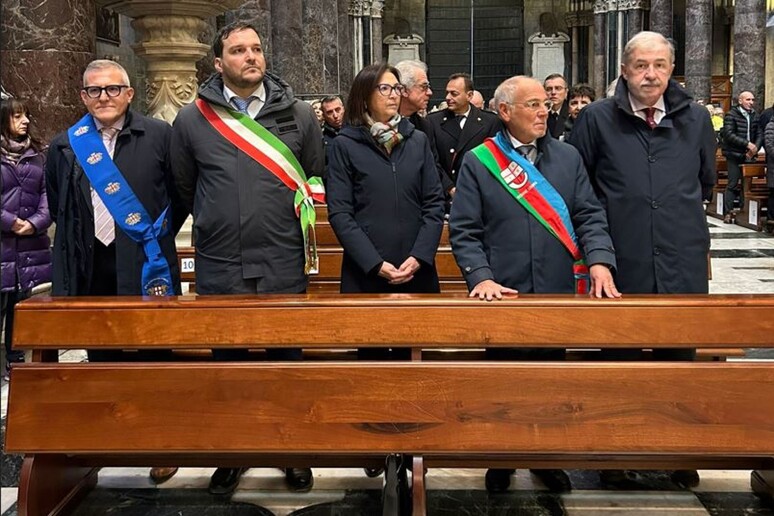 - RIPRODUZIONE RISERVATA