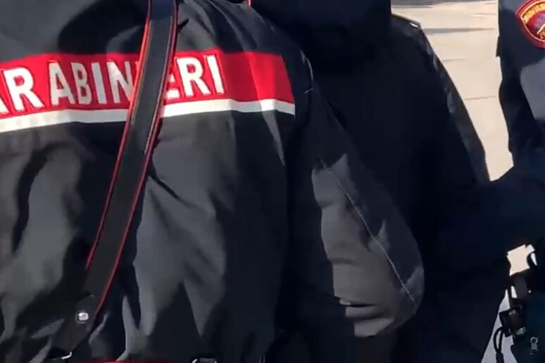 -     RIPRODUZIONE RISERVATA