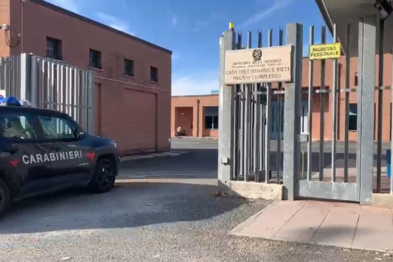 - RIPRODUZIONE RISERVATA