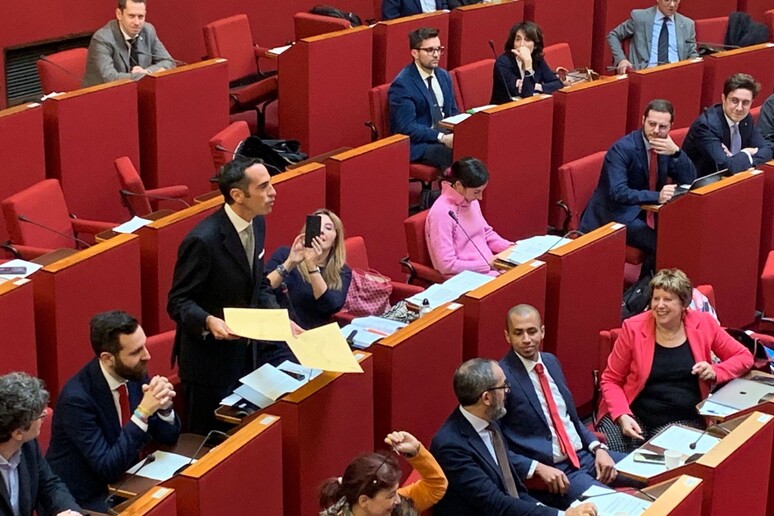 -     RIPRODUZIONE RISERVATA