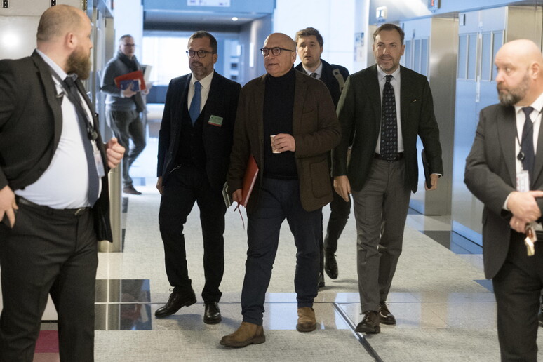 -     RIPRODUZIONE RISERVATA