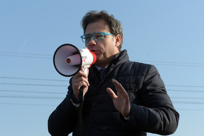 - RIPRODUZIONE RISERVATA