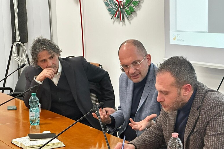 -     RIPRODUZIONE RISERVATA