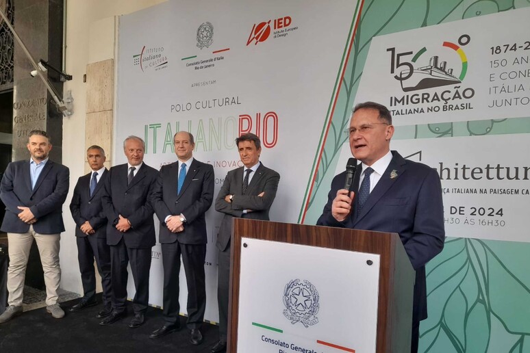 -     RIPRODUZIONE RISERVATA