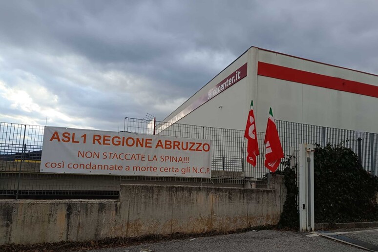 -     RIPRODUZIONE RISERVATA